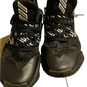 Adidas Harden Vol 4 size 9